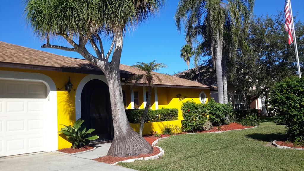 Villa Flannie Cape Coral Exterior photo